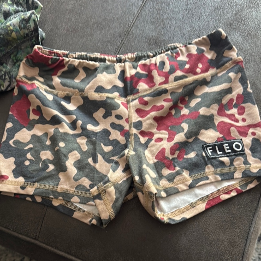 Fleo Red and Tan Athletic Shorts Camouflage Pattern